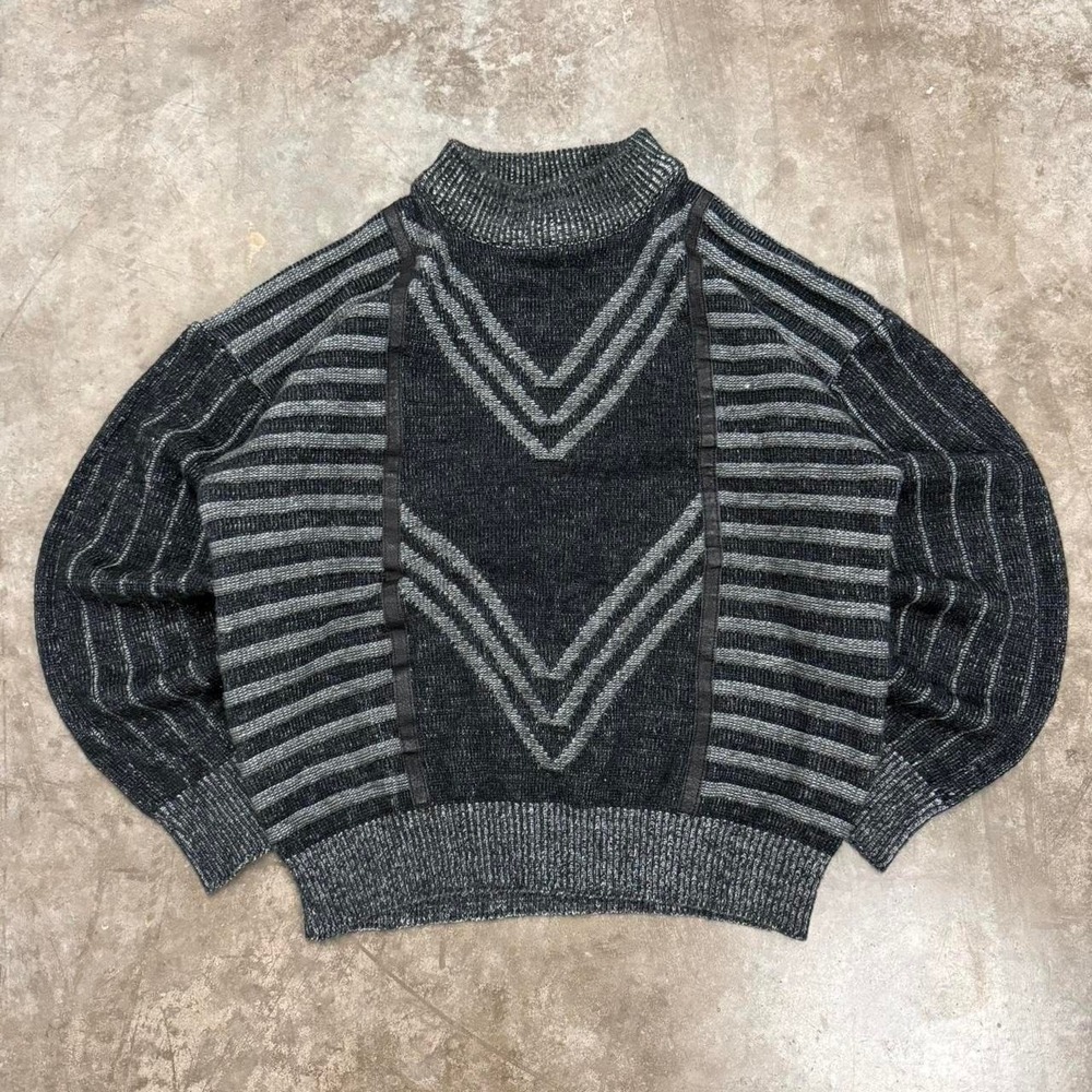 Vintage 90s Sasson Black & Gray 3D Knit Style Abstract Sweater Size L - Picture 1 of 3